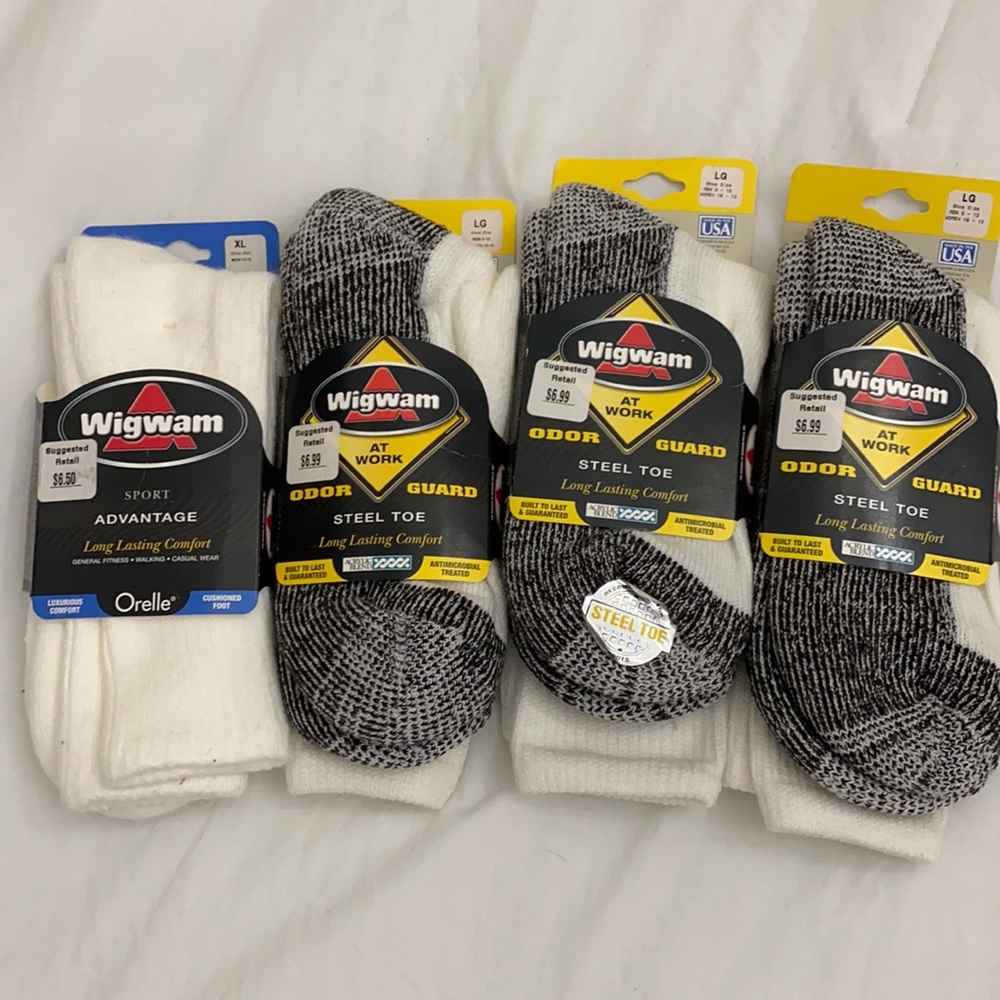 4 pair of men’s wigwam socks
